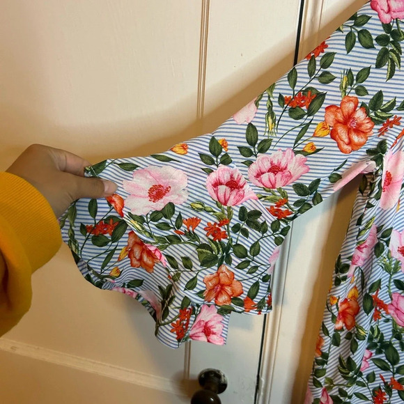 As U Wish Floral Bell Sleeve Shift Dress - Picture 5 of 5